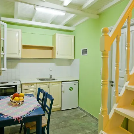 Apartament Aretousa &