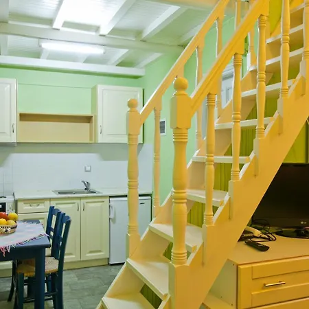 Apartament Aretousa & *