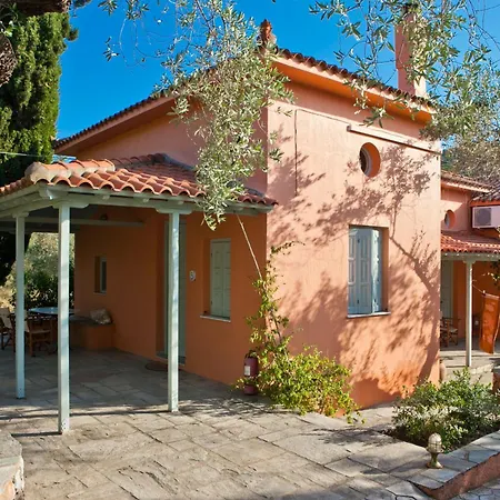 Apartament Aretousa &